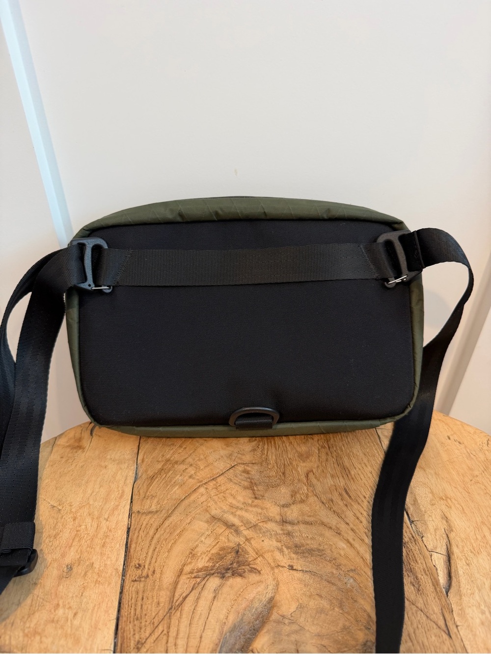 ALPAKA Olive Green Men's Crossbody Sling Bag With Additional Bag And Wallet - Picture 3 of 6